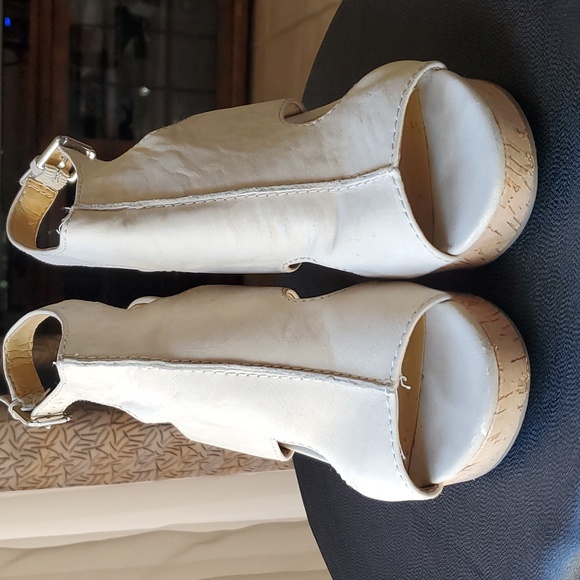 Sandals - Picture 2 of 4